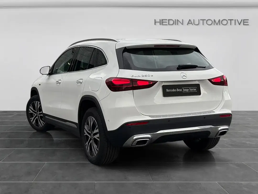 Mercedes-Benz GLA 250 - Thumbnail 3