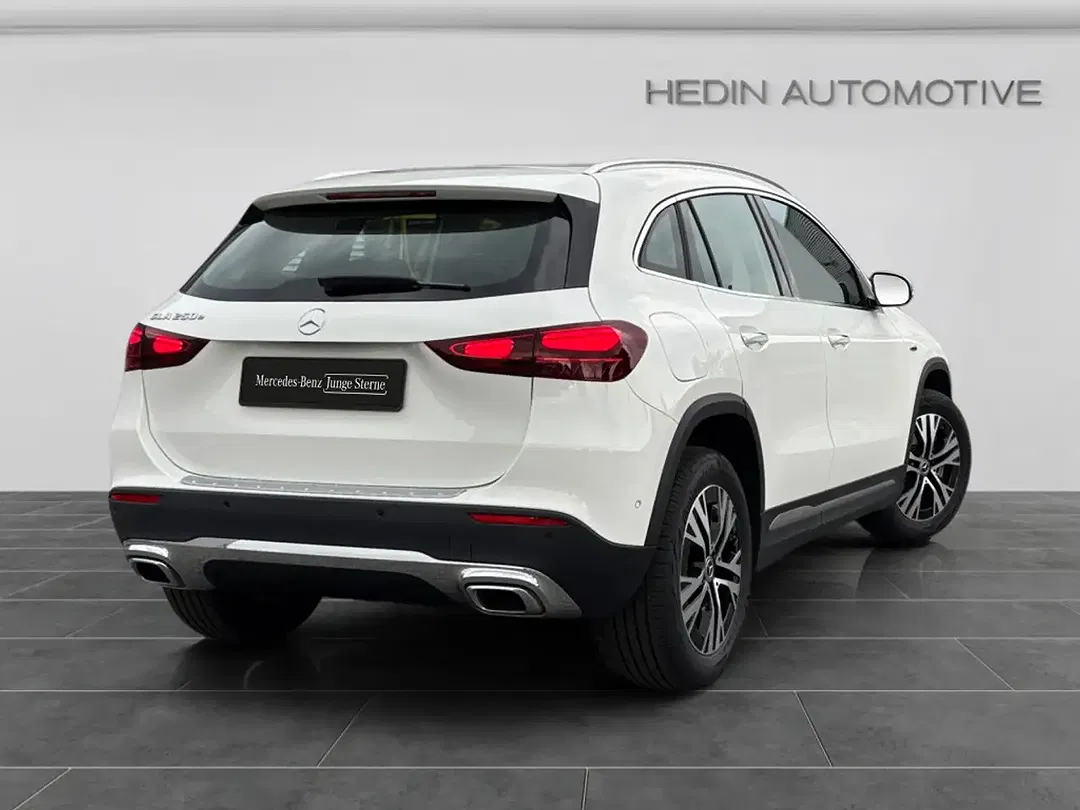 Mercedes-Benz GLA 250 - Thumbnail 4