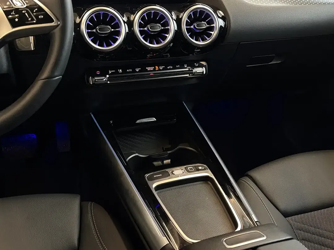 Mercedes-Benz GLA 250 - Thumbnail 8