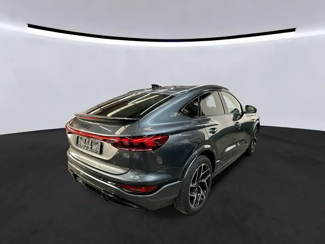 Audi Q6 e-tron performance Sportback S line - Thumbnail 5
