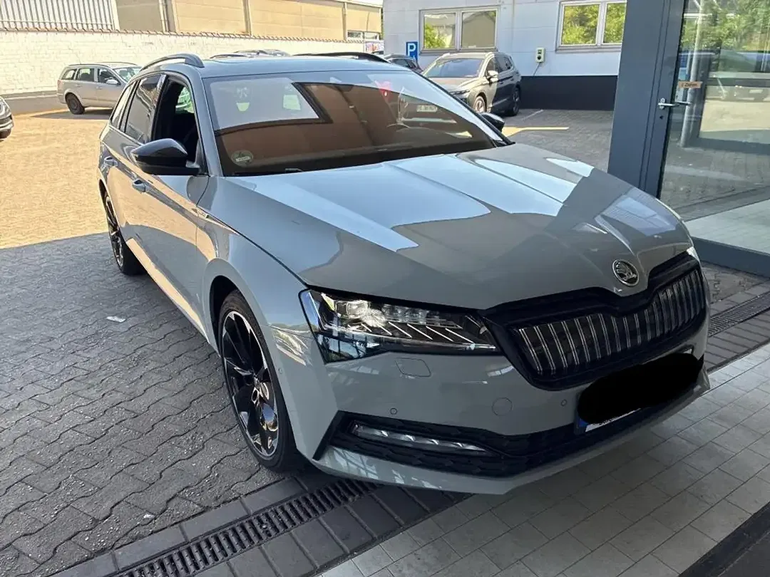 Skoda Superb 1.4 iV Combi Sportline - Thumbnail 2