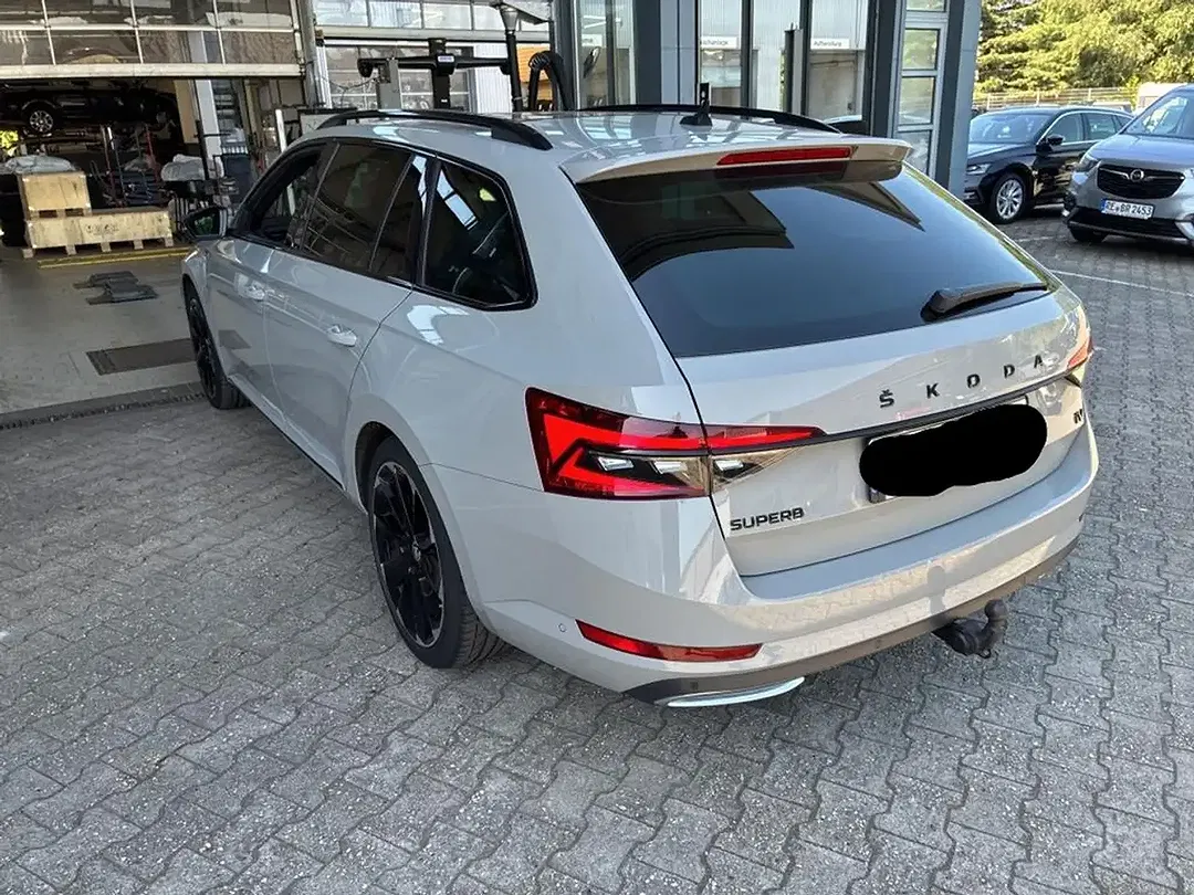 Skoda Superb 1.4 iV Combi Sportline - Thumbnail 3