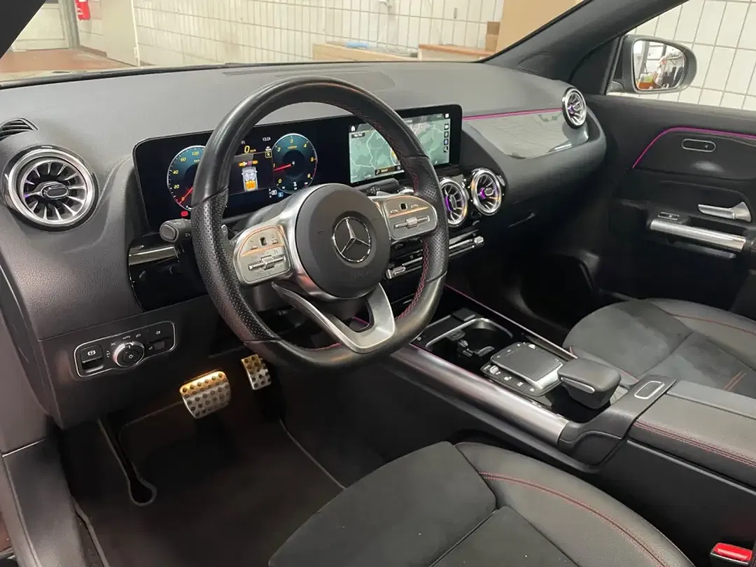 Mercedes-Benz GLA 220 4MATIC AMG MBUX - Thumbnail 9