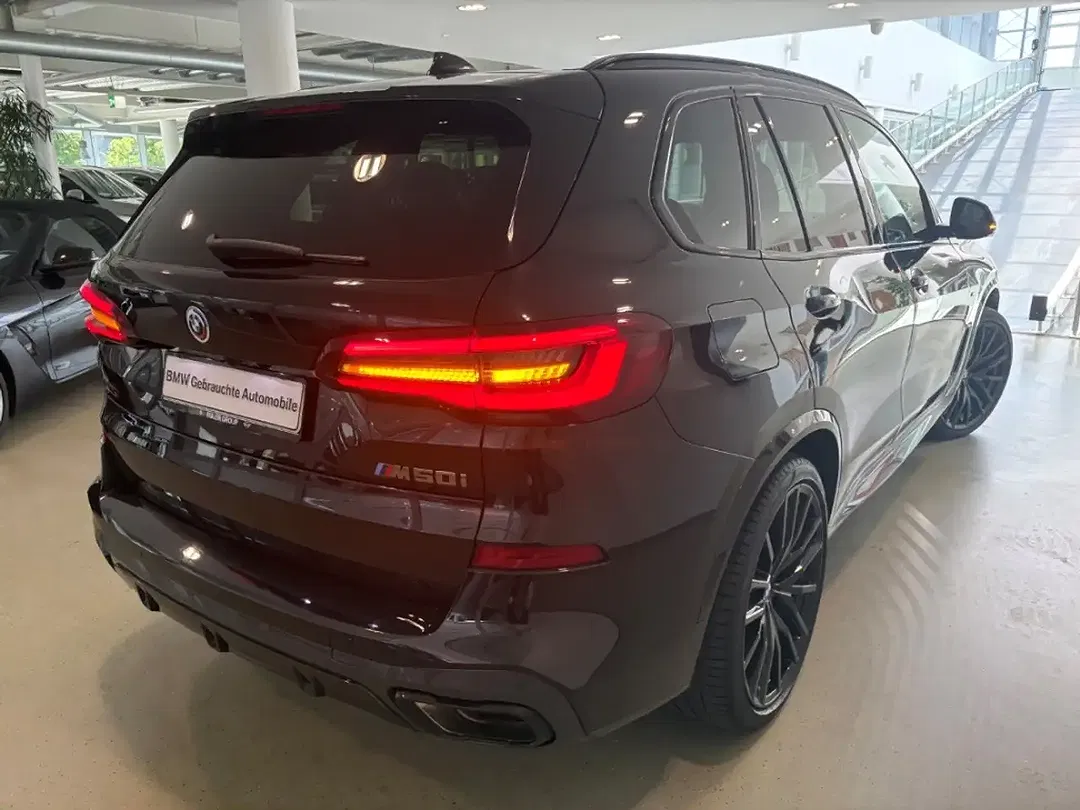 BMW X5 M - Thumbnail 3