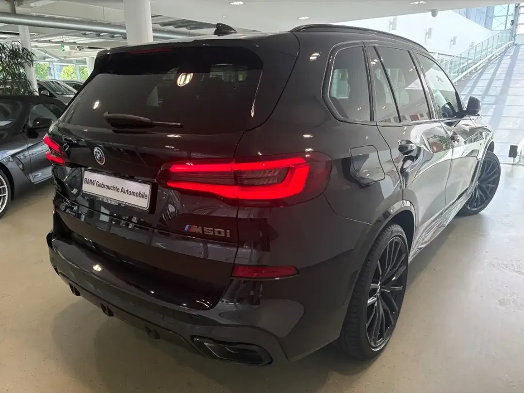 BMW X5 M - Thumbnail 4
