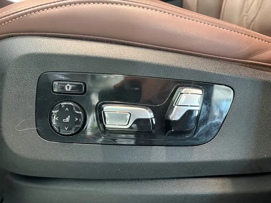 BMW X5 M - Thumbnail 9