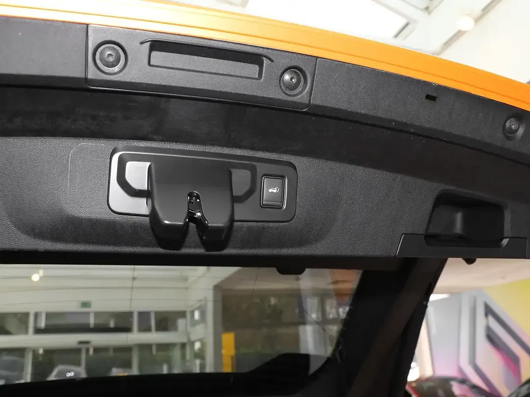 Renault Rafale PHEV 4x4 - Thumbnail 12