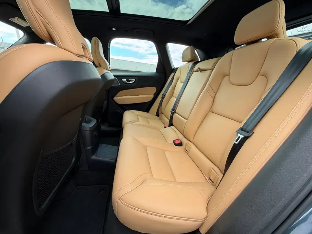 Volvo XC60 T8 AWD Ultimate Dark - Thumbnail 12