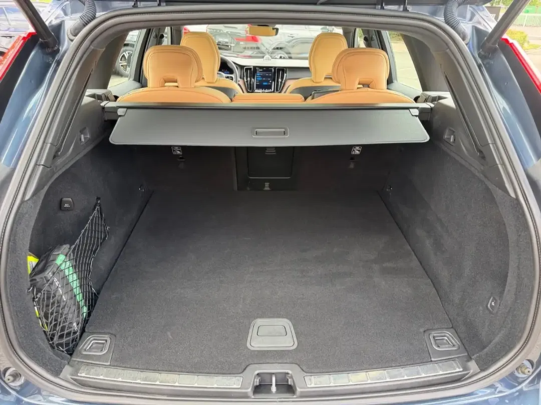 Volvo XC60 T8 AWD Ultimate Dark - Thumbnail 27