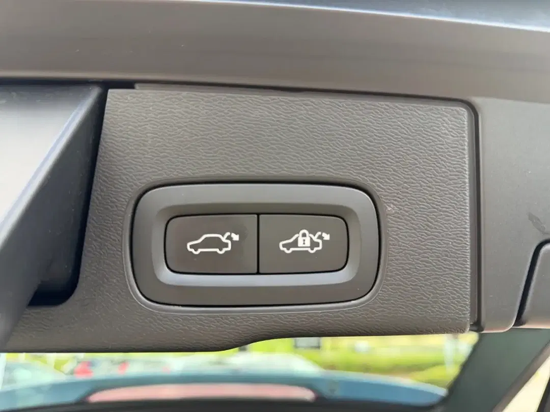 Volvo XC60 T8 AWD Ultimate Dark - Thumbnail 28