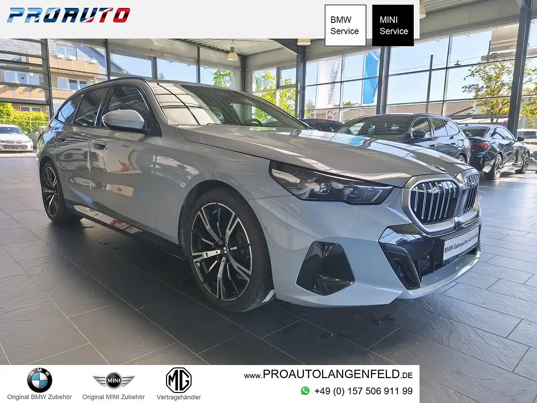 BMW 520 xDrive Touring M Sport - Thumbnail 1