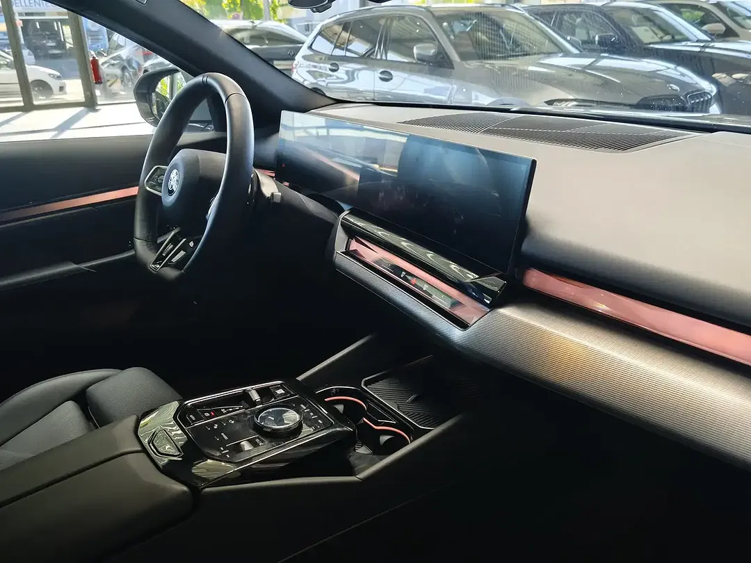 BMW 520 xDrive Touring M Sport - Thumbnail 10