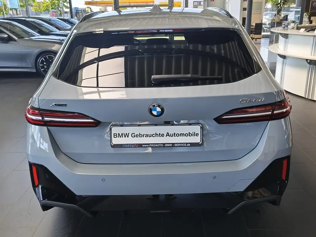 BMW 520 xDrive Touring M Sport - Thumbnail 5