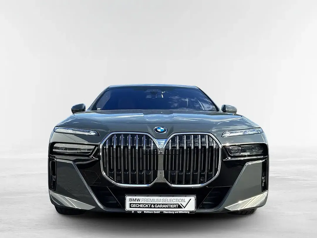 BMW 750 xDrive M - foto 2