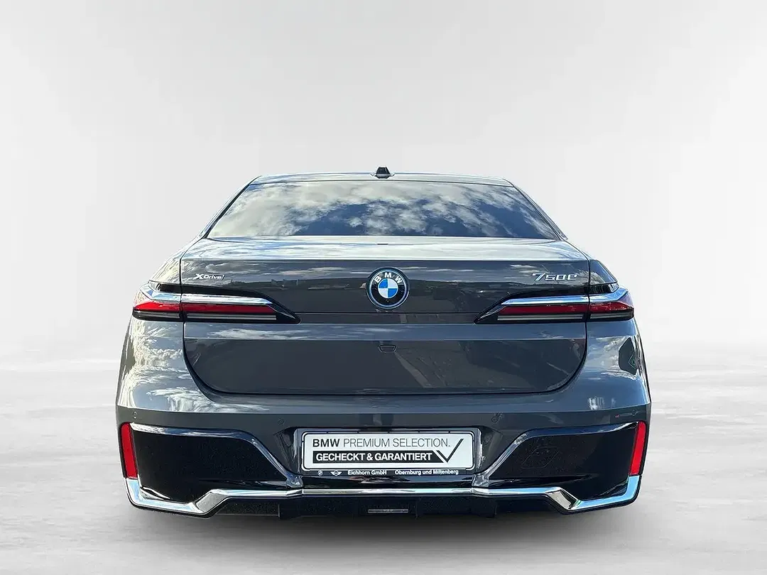 BMW 750 xDrive M - Thumbnail 4