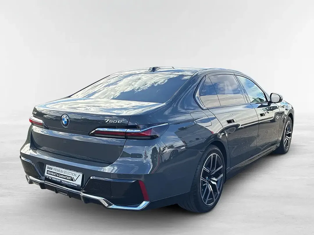 BMW 750 xDrive M - Thumbnail 5