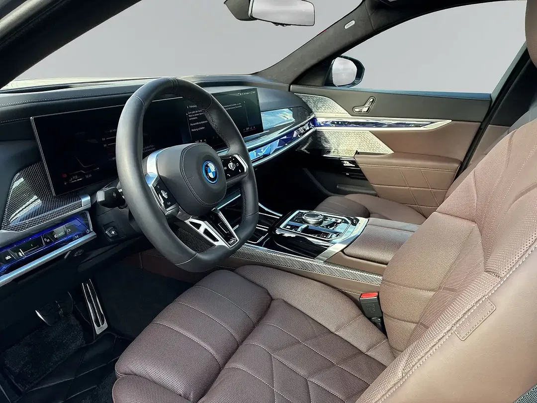 BMW 750 xDrive M - Thumbnail 8