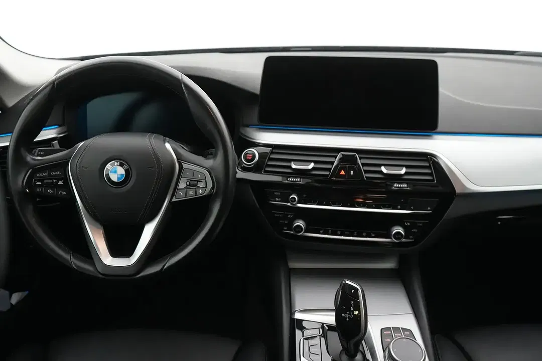 BMW 530 PHEV xDrive Touring Business - Thumbnail 15