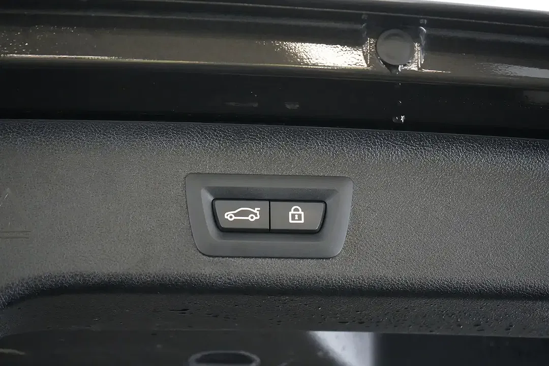 BMW 530 PHEV xDrive Touring Business - Thumbnail 19