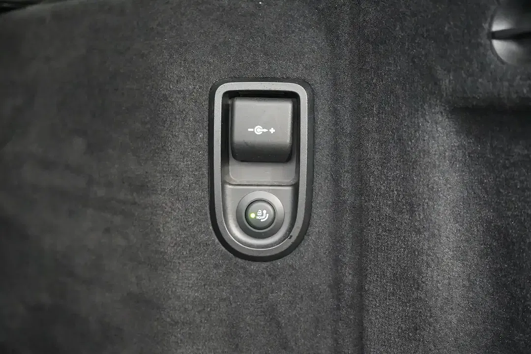BMW 530 PHEV xDrive Touring Business - Thumbnail 20