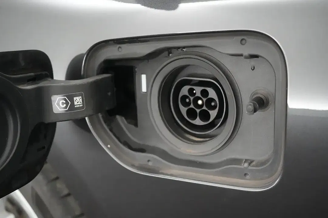 BMW 530 PHEV xDrive Touring Business - Thumbnail 23