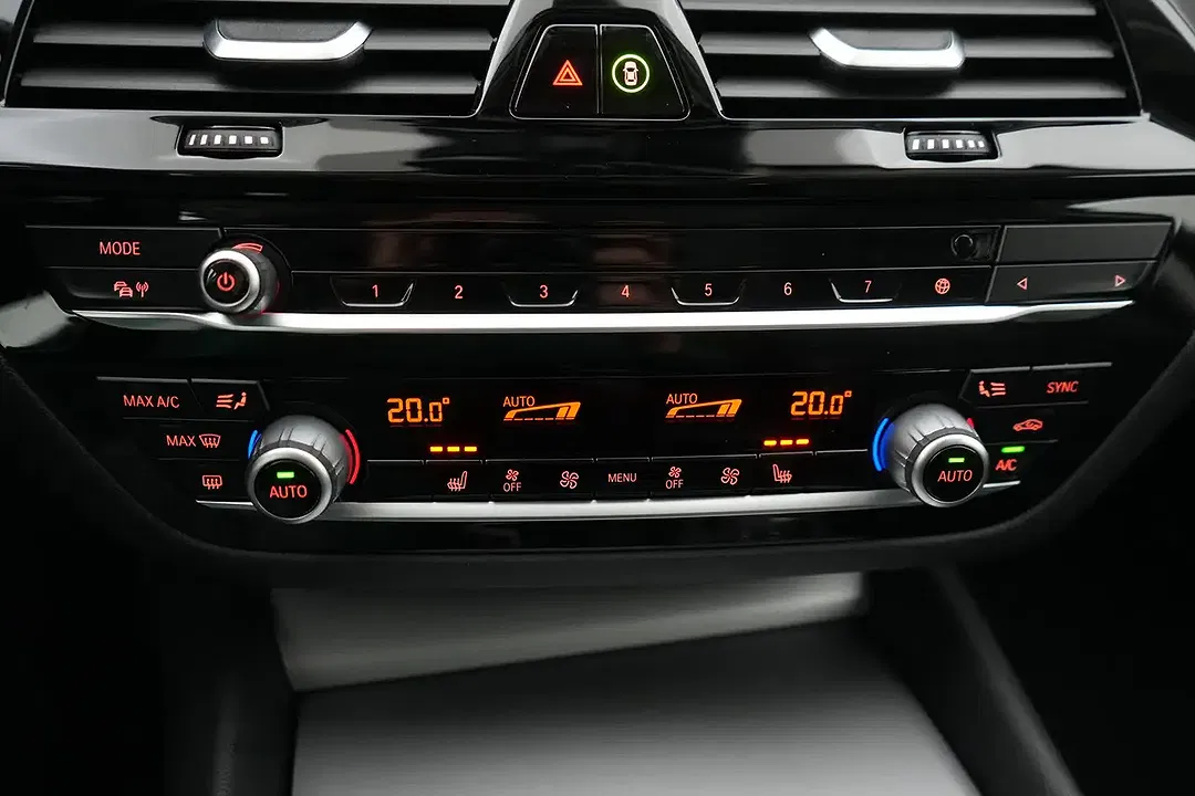 BMW 530 PHEV xDrive Touring Business - Thumbnail 30
