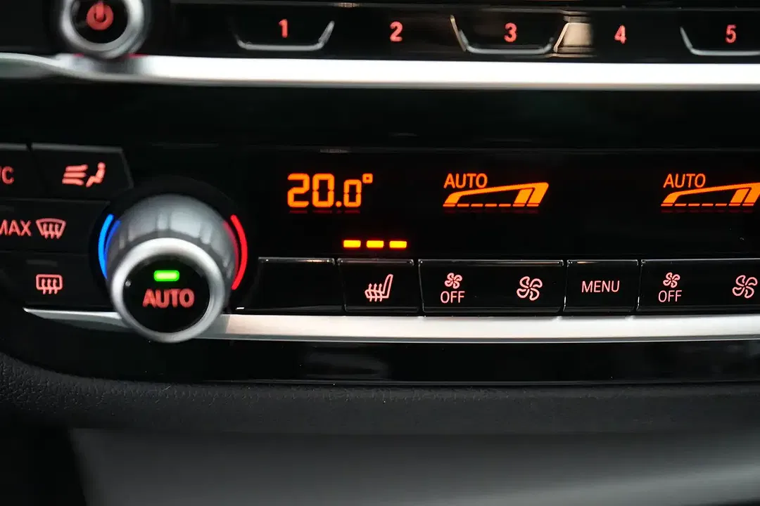 BMW 530 PHEV xDrive Touring Business - Thumbnail 31