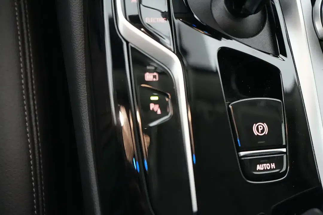 BMW 530 PHEV xDrive Touring Business - Thumbnail 32