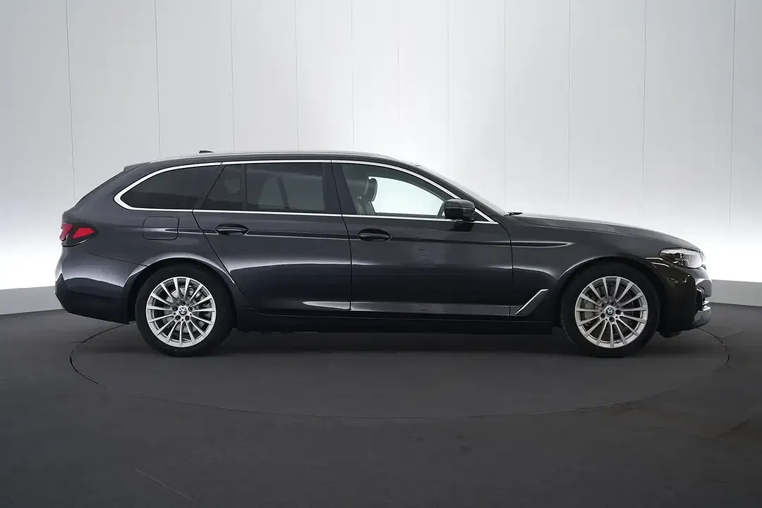 BMW 530 PHEV xDrive Touring Business - Thumbnail 9