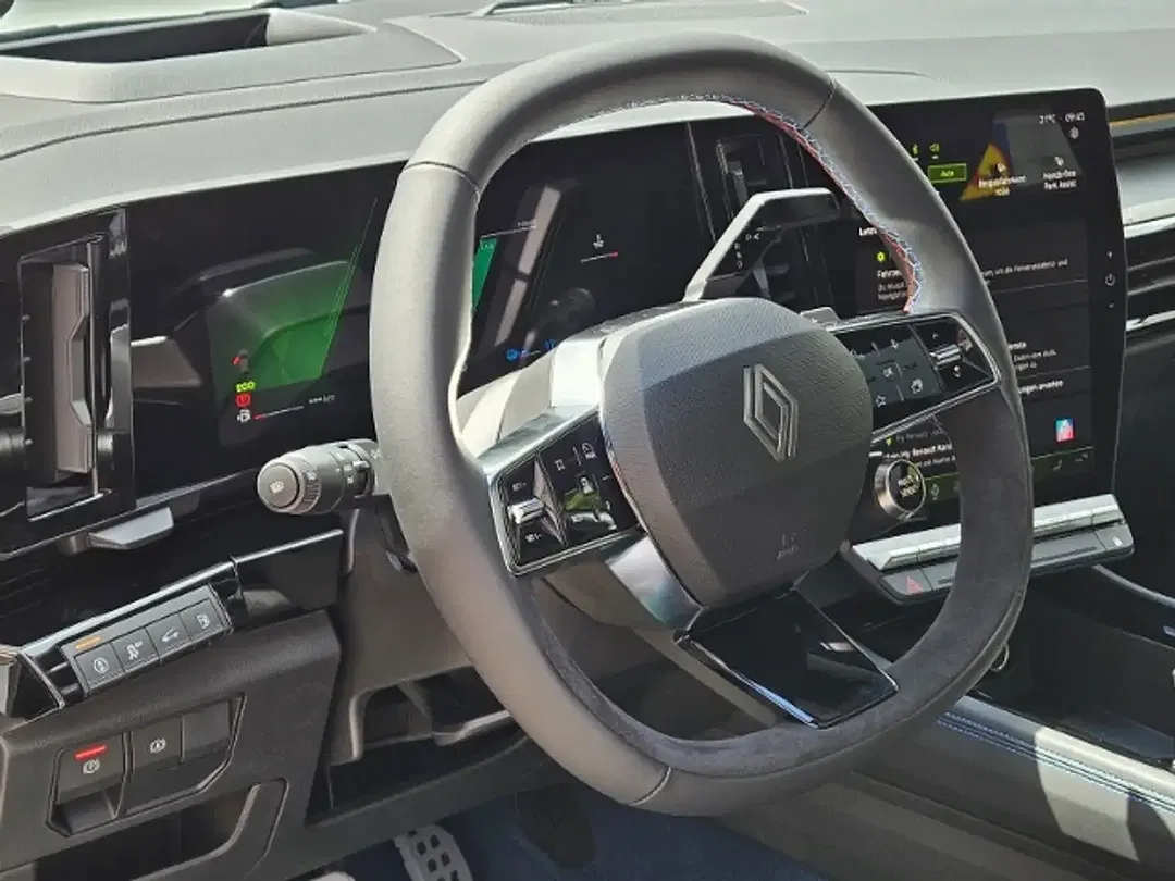 Renault Rafale E-Tech PHEV 4x4 - Thumbnail 13