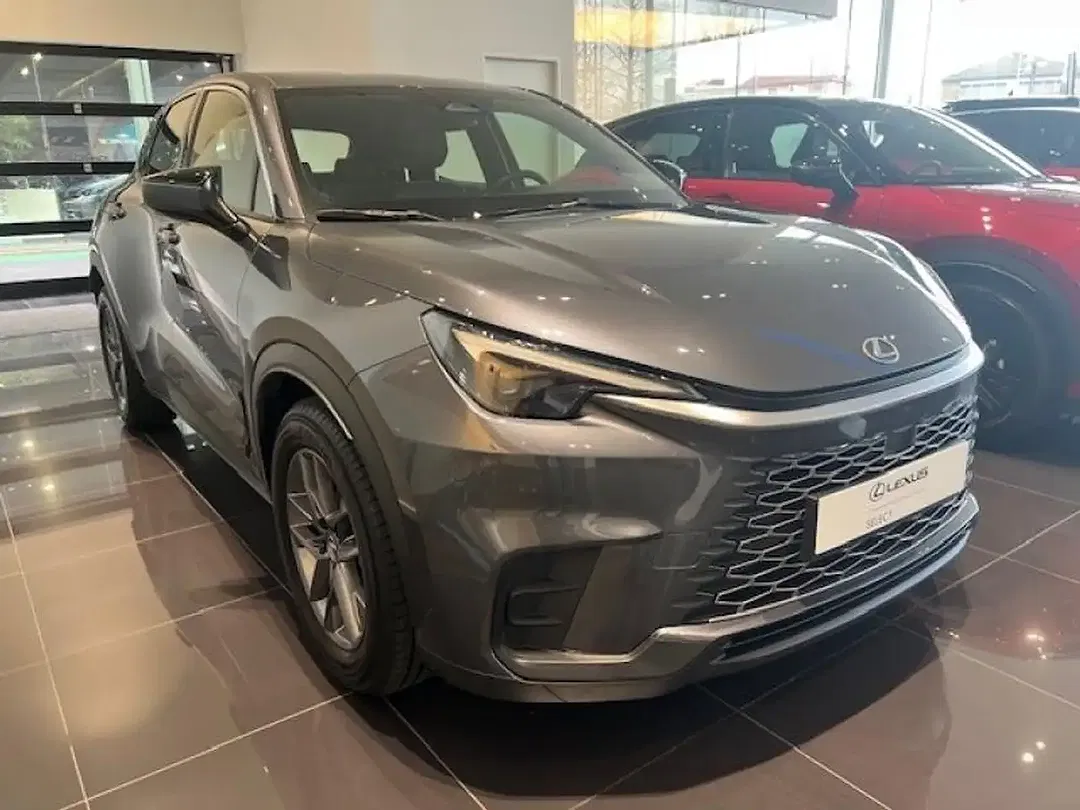 Lexus LBX - foto 2