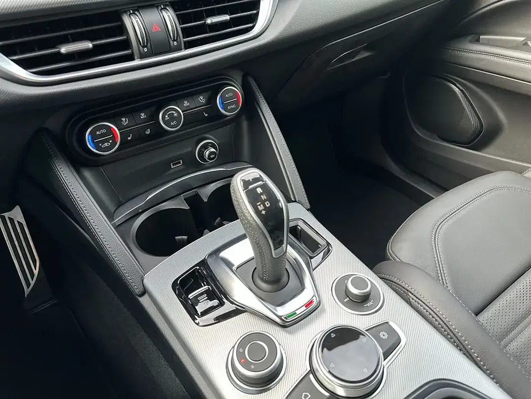 Alfa Romeo Stelvio 2.0 16V Turbo Veloce - Thumbnail 18
