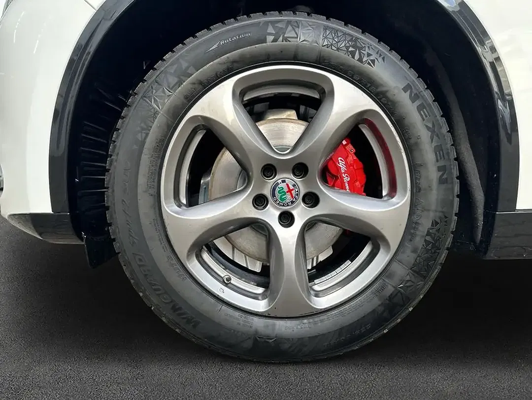 Alfa Romeo Stelvio 2.0 16V Turbo Veloce - Thumbnail 8