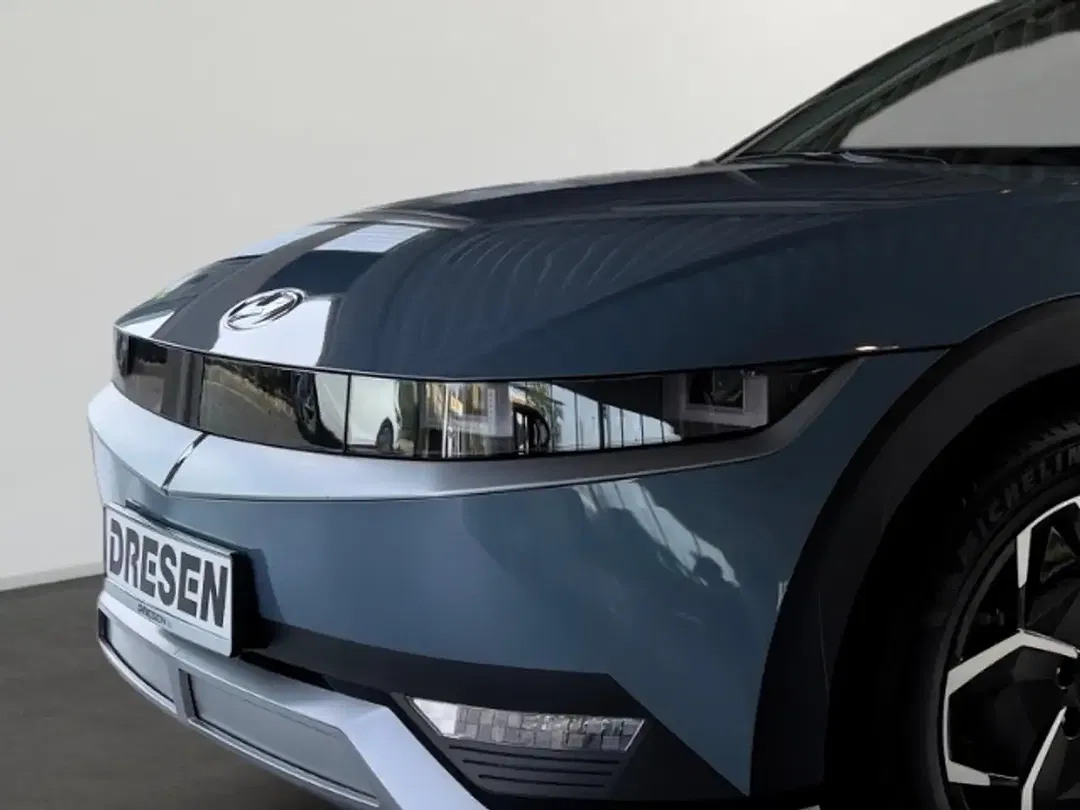 Hyundai IONIQ 5 - Thumbnail 4