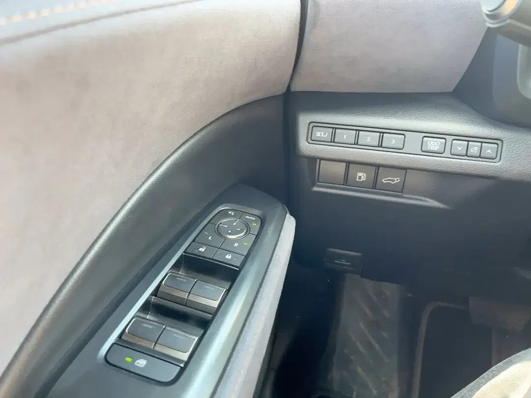 Lexus LBX 1.5 Hybrid E-FOUR Cool - Thumbnail 16