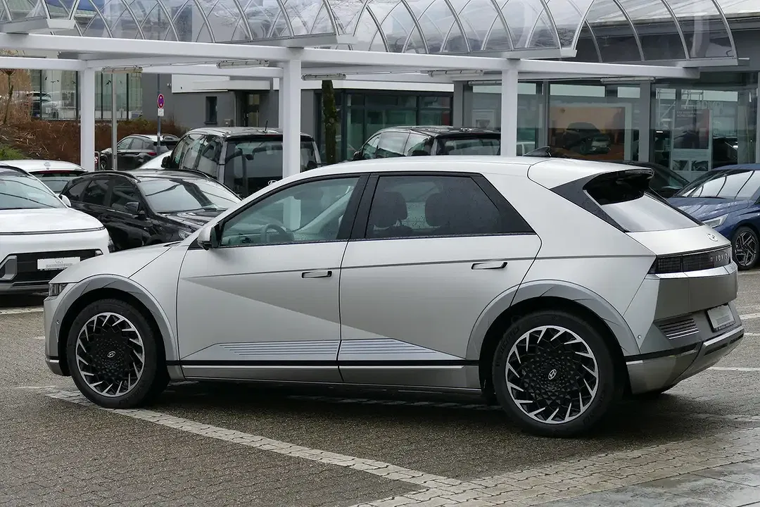 Hyundai IONIQ 5 4WD UNIQ - Thumbnail 4