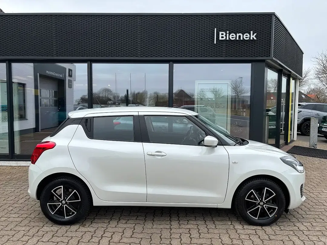 Suzuki Swift Hybrid 1.2 Dualjet Club - foto 1