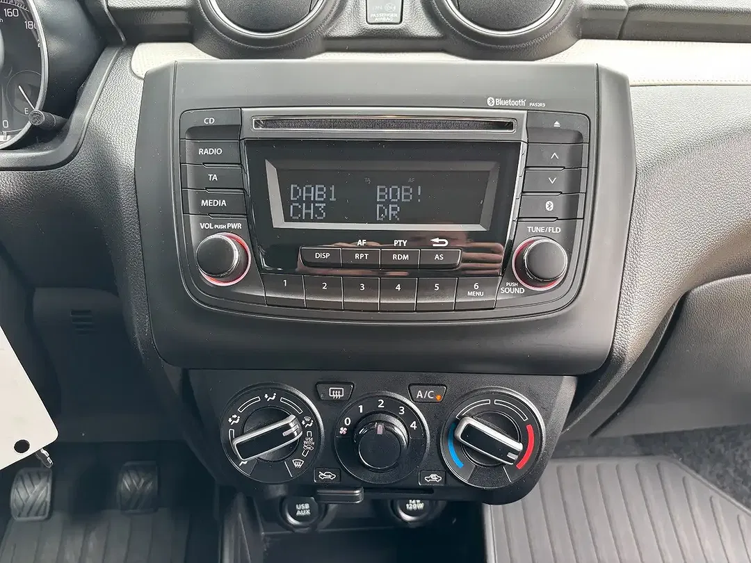 Suzuki Swift Hybrid 1.2 Dualjet Club - Thumbnail 13