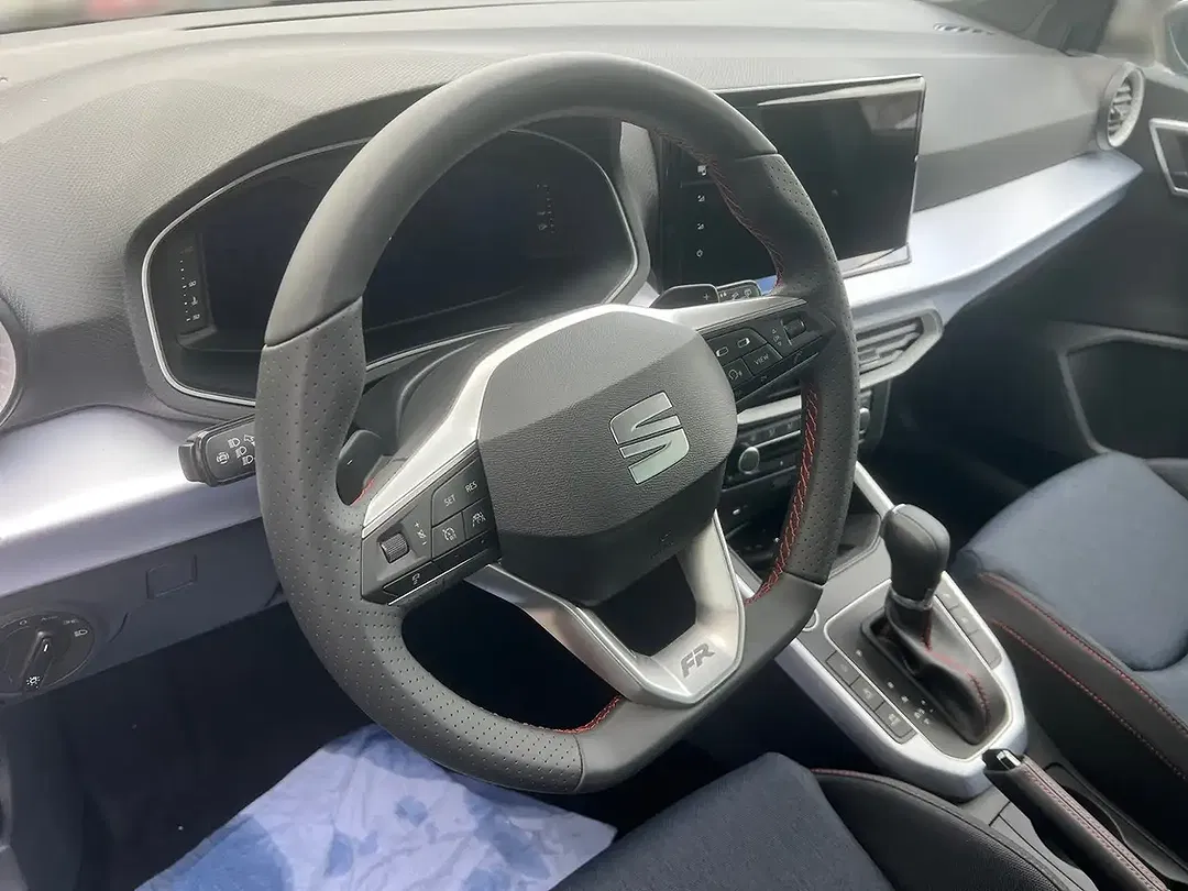 SEAT Arona 1.0 TSI DSG FR - Thumbnail 8
