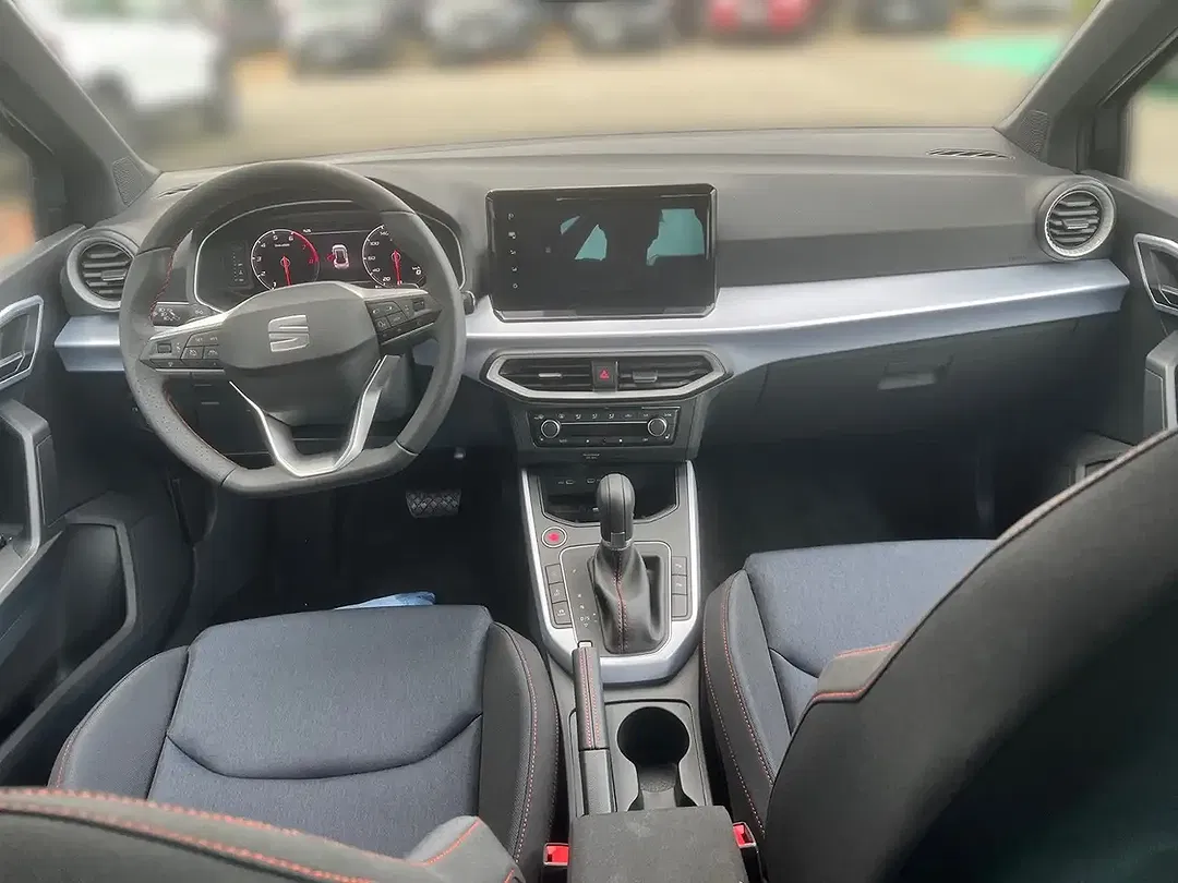SEAT Arona 1.0 TSI DSG FR - Thumbnail 9