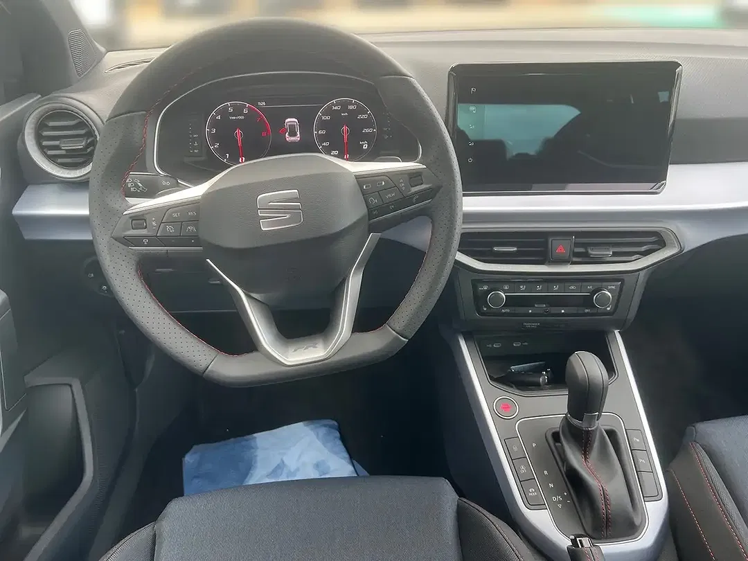 SEAT Arona 1.0 TSI DSG FR - Thumbnail 10