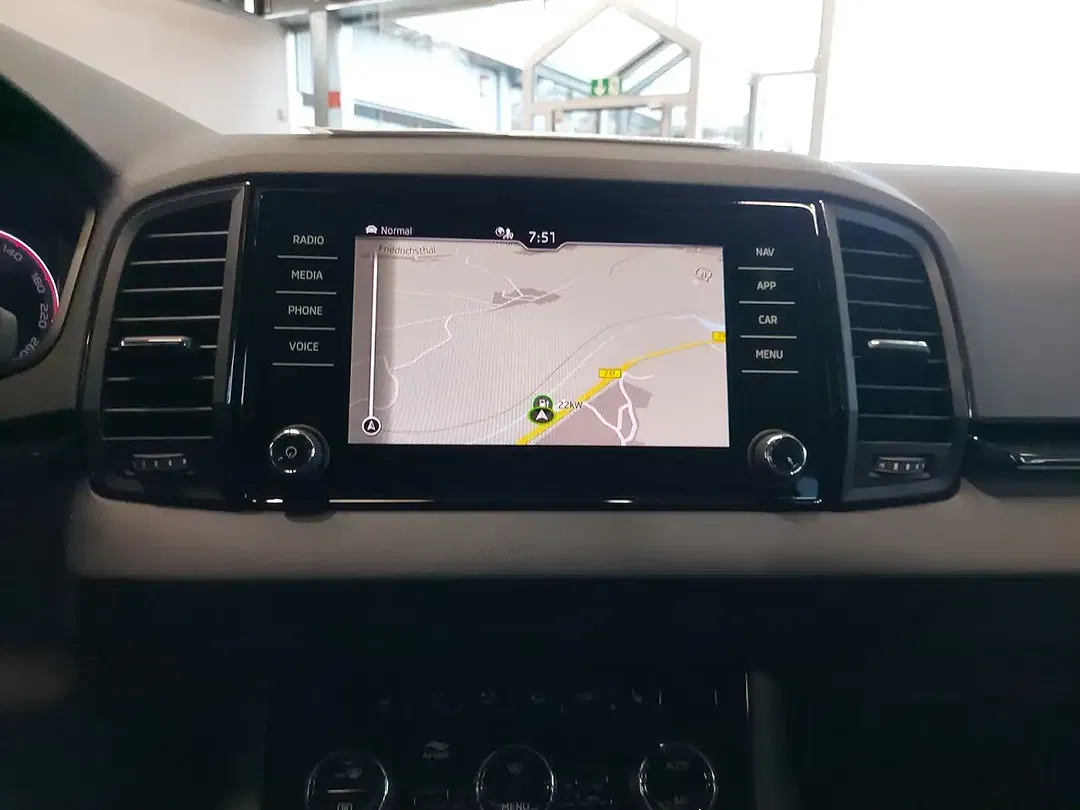 Skoda Karoq 2.0 TDI DSG 4x4 Sportline - Thumbnail 9