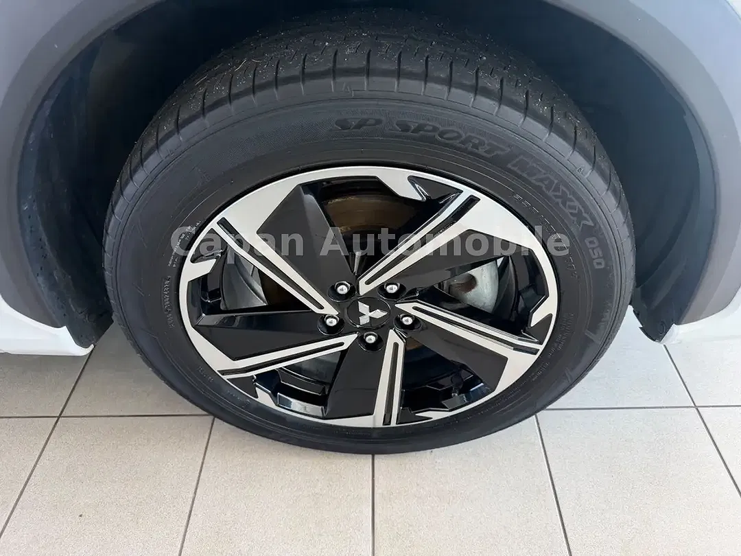Mitsubishi Eclipse Cross Hybrid 4WD Top - Thumbnail 11