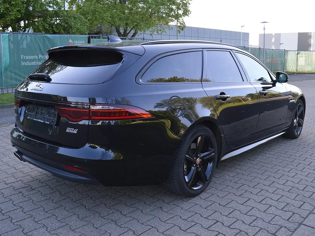 Jaguar XF 4x4 Chequered Flag - Thumbnail 6