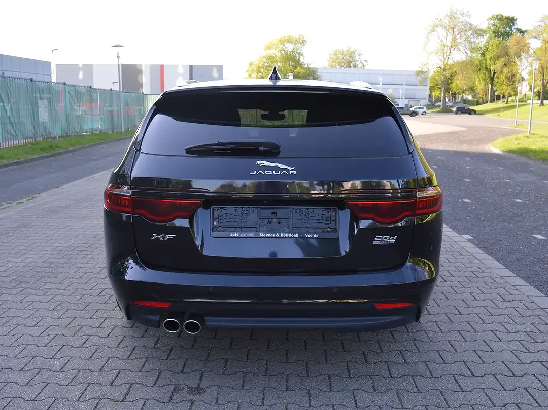 Jaguar XF 4x4 Chequered Flag - Thumbnail 8