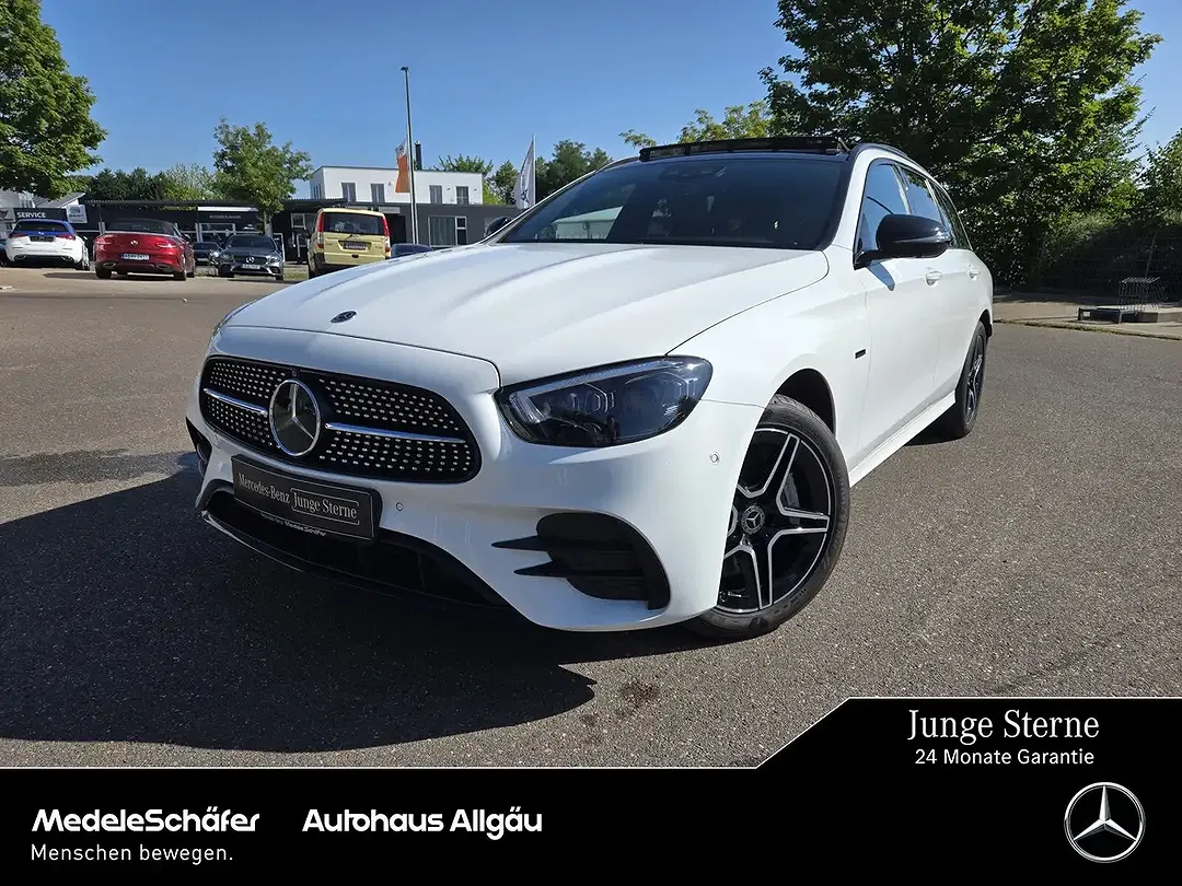 Mercedes-Benz E 300 4MATIC AMG Night - foto 1