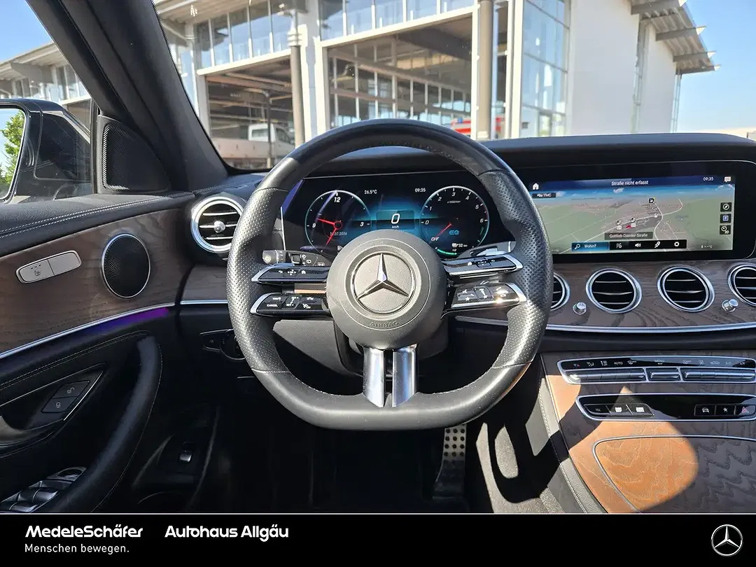 Mercedes-Benz E 300 4MATIC AMG Night - Thumbnail 7