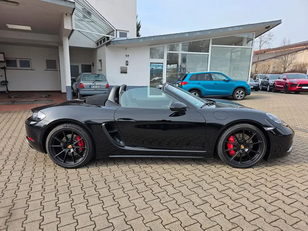 Porsche Boxster 4.0 PDK GTS - Thumbnail 3