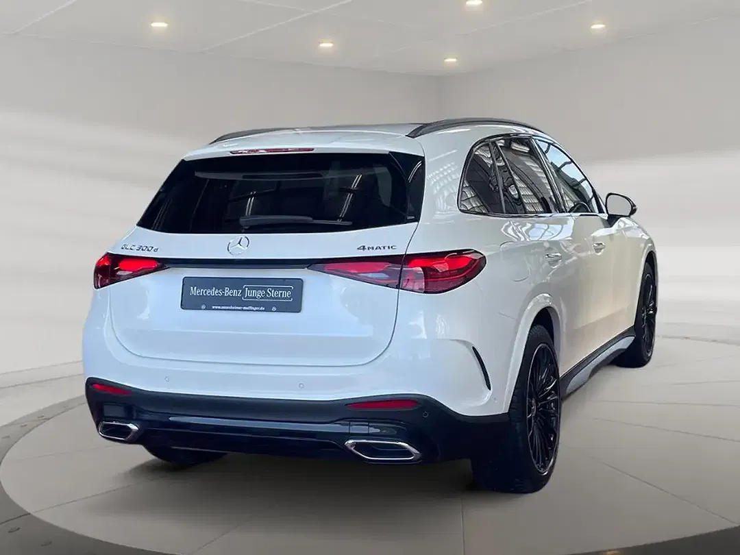 Mercedes-Benz GLC 300 4MATIC AMG MBUX Night - Thumbnail 2