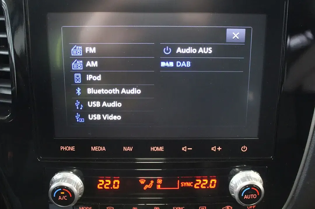 Mitsubishi Outlander PHEV 4WD Basis Spirit - Thumbnail 13